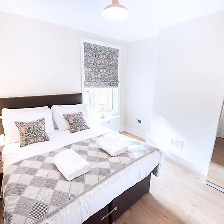 Victorian 2Br Apartment, King Beds, Fast Wifi, Near Shops, Cafes & Transport, E17 London Exterior photo