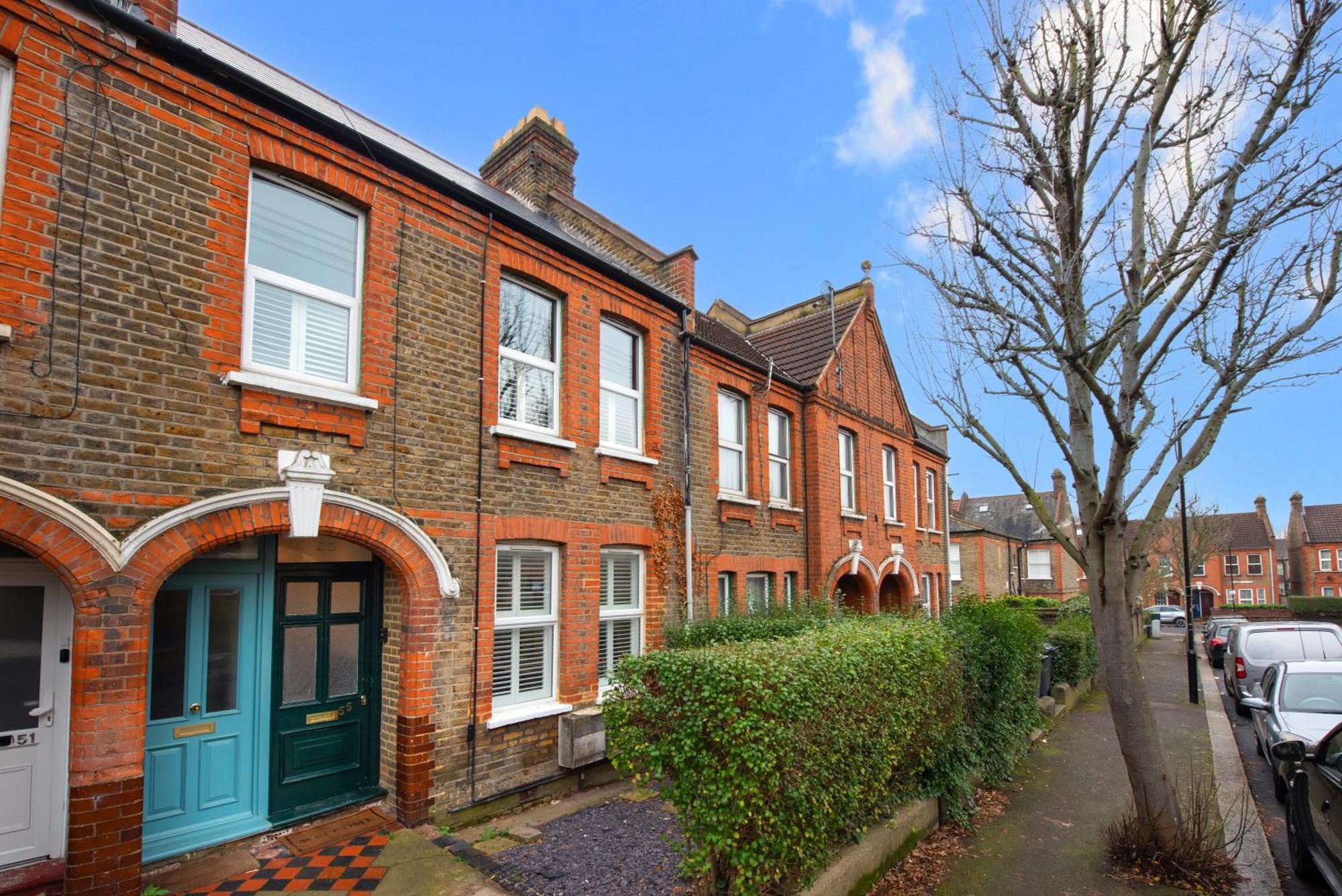 Victorian 2Br Apartment, King Beds, Fast Wifi, Near Shops, Cafes & Transport, E17 London Exterior photo